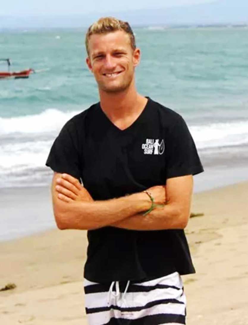Julien moniteur de surf à Bali Ocean Surf