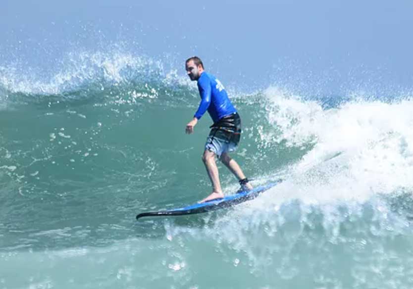 surf à Bali ocean surf à legian seminyak